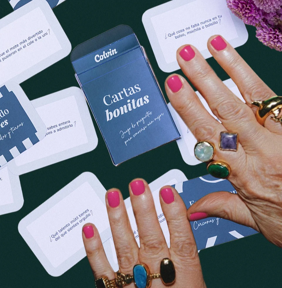 El Regalo Perfecto - Ramo de flores y juego de cartas - Image 3